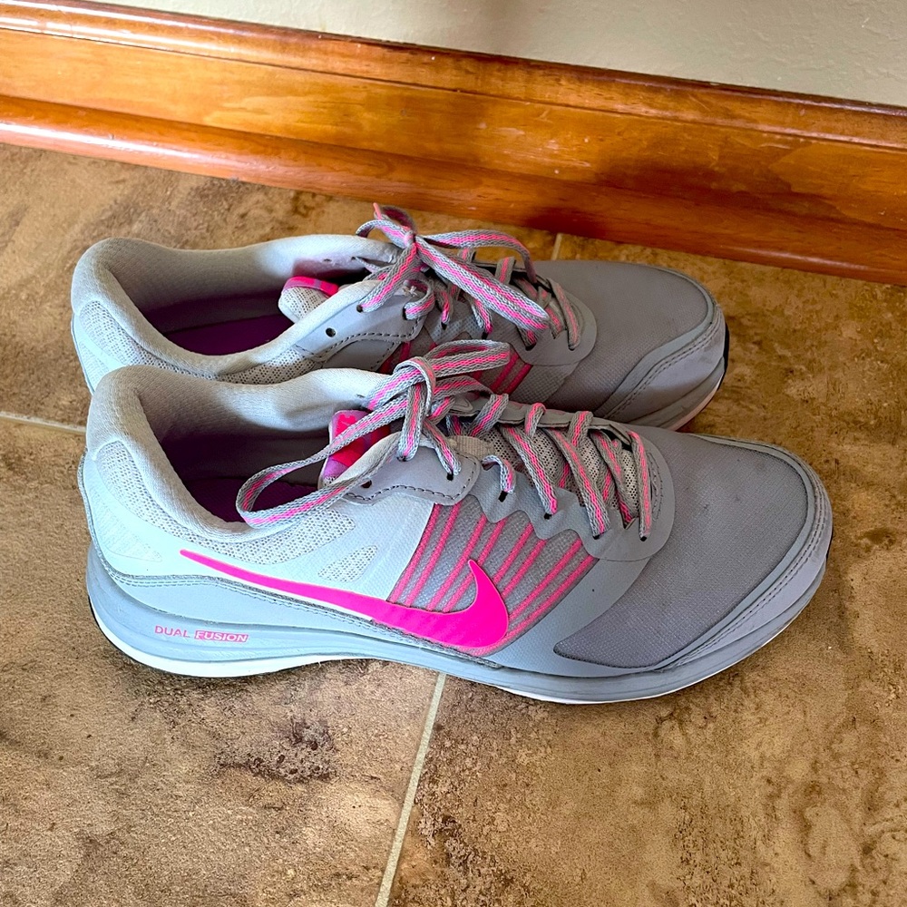 Nike tennis shoes